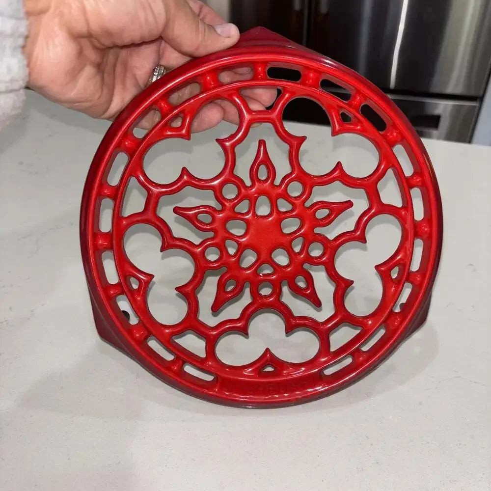 Le Creuset Enameled Cast Iron Deluxe Round Trivet in Cerise (Cherry Red) 8”